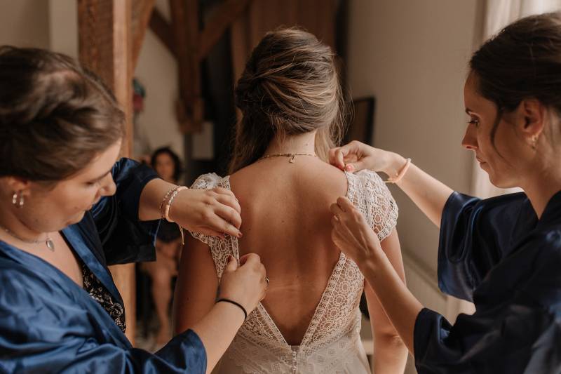 Les Mariages de Mademoiselle L Essayage de robes de mariées : quelques conseils  de votre wedding plannerpour votre mariage sur Bordeaux et Arcachon - Olga Palet