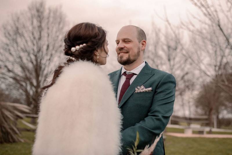 Jessy & Nicolas : Un mariage bohème en hiver au coeur de la Dordogne - Les Mariages de Mademoiselle L - David Vinso