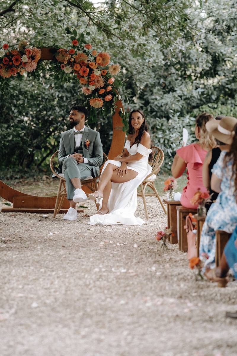 Organisation de cérémonie laïque à Saint Emilion en Gironde sur mesure avec prestataires, location de lieu et organisation – Les Mariages de Mademoiselle L - Crédit photo Angel Lover