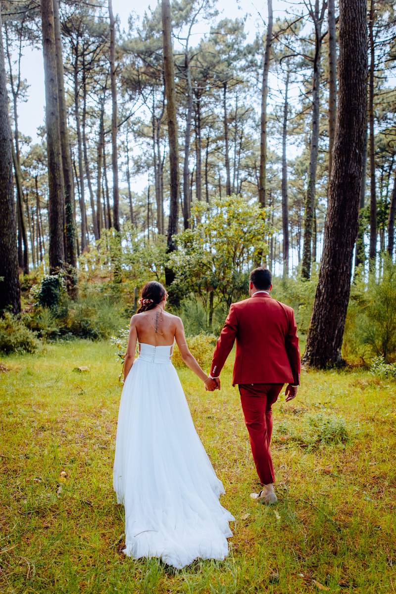 Les Mariages de Mademoiselle L Partagez un moment intime et élégant lors d'une séance elopment grâce à l'organisation des Mariages de Mademoiselle L, vos wedding planner sur Bordeaux et Arcachon ! - Crédit photo Adeline Este