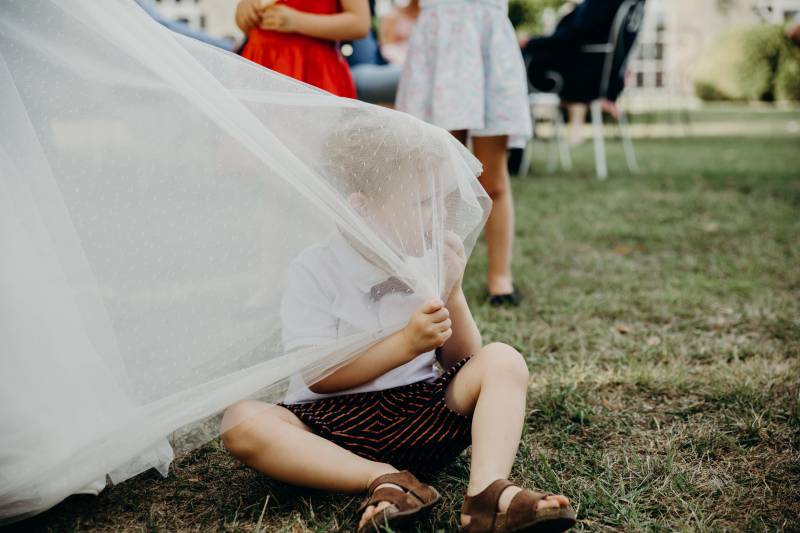 Comment occuper les enfants pendant un mariage ? Les mariages de mademoiselle L Wedding planner Bordeaux - Claraly Studio