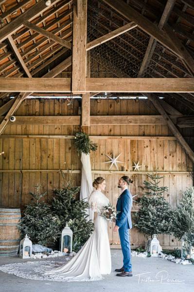 Les Mariages de Mademoiselle L Organisatrice de mariages et de cérémonies laïques à la montagne pour un mariage en hiver aux alentours de Bordeaux